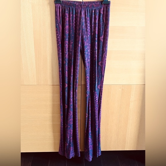 NOVELLA ROYALE. Beautiful Janis printed bell bottoms. - Picture 4 of 4